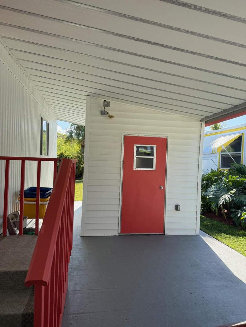 2 bedroom Mobile Home at 4743 NE Blue Heron Lane #7, Blue Heron Mobile Home Park Co-Op, Jensen Beach — photo 4