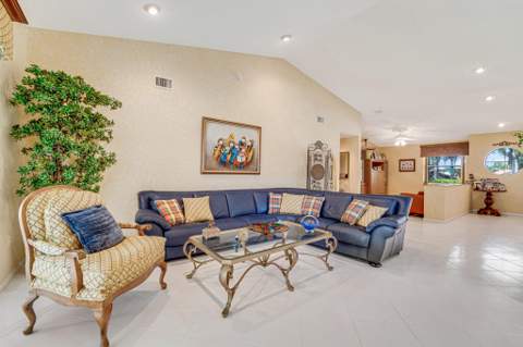 9805 Shadybrook 201 Drive #201, Boynton Beach FL - photo 8 of 49