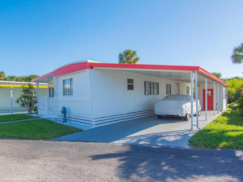2 bedroom Mobile Home at 4743 NE Blue Heron Lane #7, Blue Heron Mobile Home Park Co-Op, Jensen Beach — photo 2