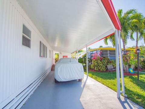 4743 NE Blue Heron Lane #7, Jensen Beach FL - photo 6 of 34