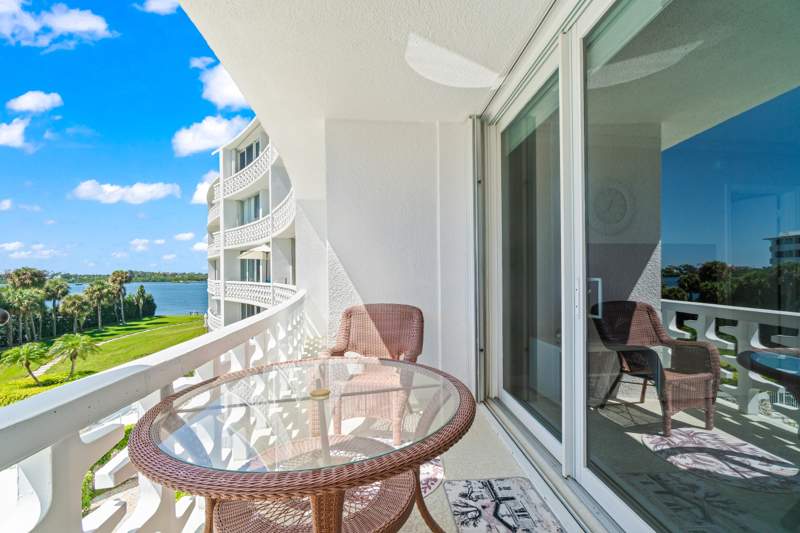 1 bedroom Condominium at 2760 S Ocean Boulevard #313, Regency Of Palm Beach Inc, Palm Beach — photo 3