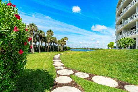 2760 S Ocean Boulevard #313, Palm Beach FL - photo 24 of 30