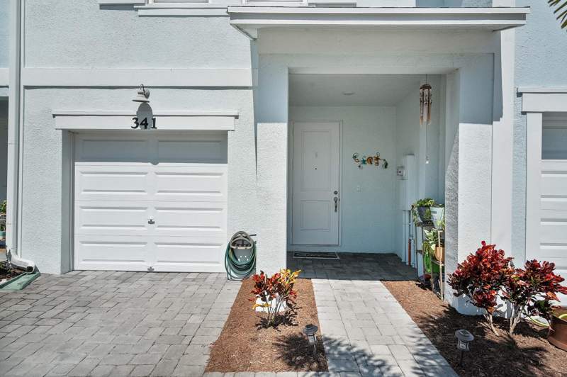 3 bedroom Townhouse at 341 SE Halifax Lane, Seaside, Stuart — photo 3