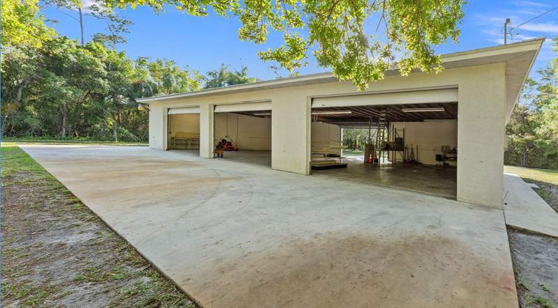 3 bedroom Single Family Residence at 11541 Okeechobee Road, Fort Pierce, Fort Pierce — photo 4