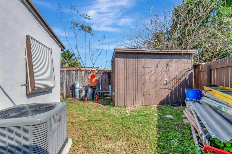 4 bedroom Single Family Residence at 2931 French Avenue, Englewood Manor, Lake Worth — photo 5