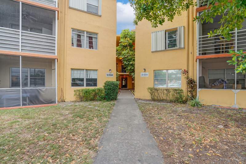 2 bedroom Condominium at 4364 NW 9th Avenue #16-3d, Heritage Circle Condo, Deerfield Beach — photo 3