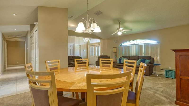 4 bedroom Single Family Residence at 2312 SW Kent Circle, Port St Lucie Section 35, Port St. Lucie — photo 4