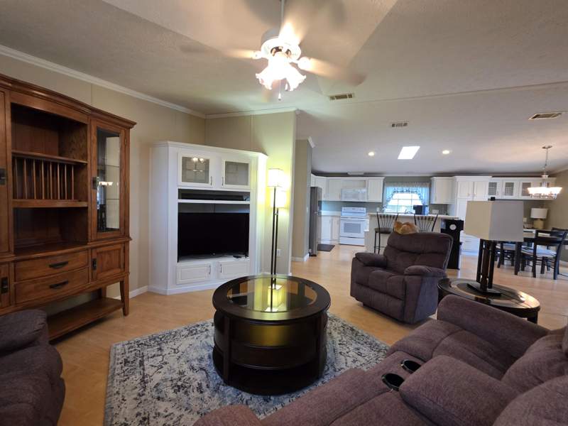 3 bedroom Manufactured Home at 4124 8th Court, Maralago Cay, Lantana — photo 5
