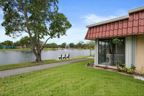 603 Laconia Circle, Lake Worth FL - photo 14 of 22