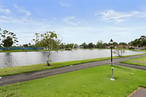 603 Laconia Circle, Lake Worth FL - photo 15 of 22