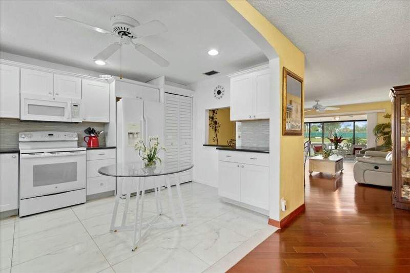 2 bedroom Condominium at 603 Laconia Circle, Covered Bridge Condo, Lake Worth — photo 2