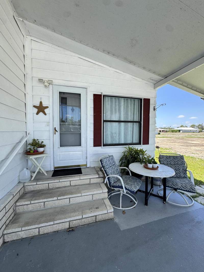 2 bedroom Manufactured Home at 24 Villa Del Norte, Spanish Lakes Country Club Village, Fort Pierce — photo 3