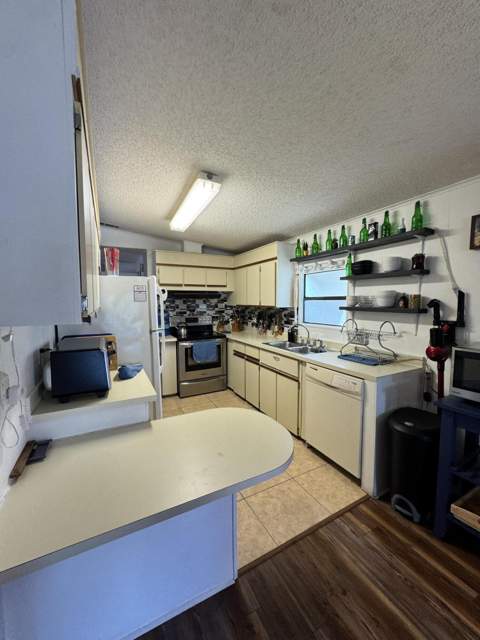 24 Villa Del Norte, Fort Pierce FL - photo 12 of 32