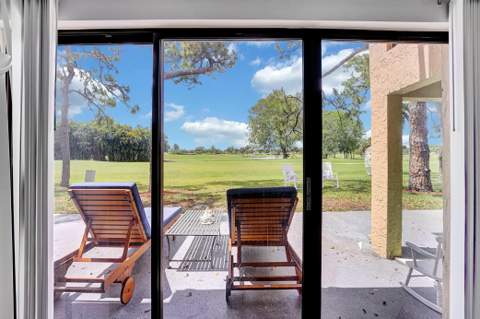 5337 Fountains Drive, Lake Worth FL - photo 10 of 35