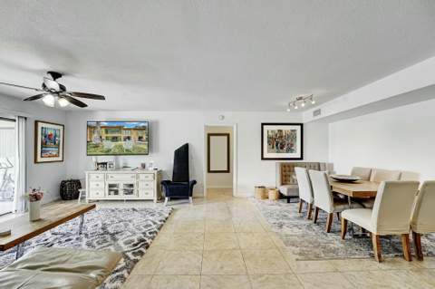 5337 Fountains Drive, Lake Worth FL - photo 20 of 35