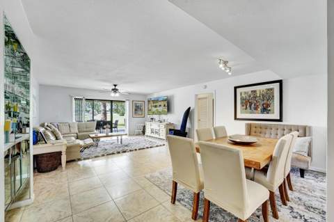 5337 Fountains Drive, Lake Worth FL - photo 23 of 35