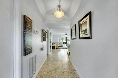 5337 Fountains Drive, Lake Worth FL - photo 24 of 35