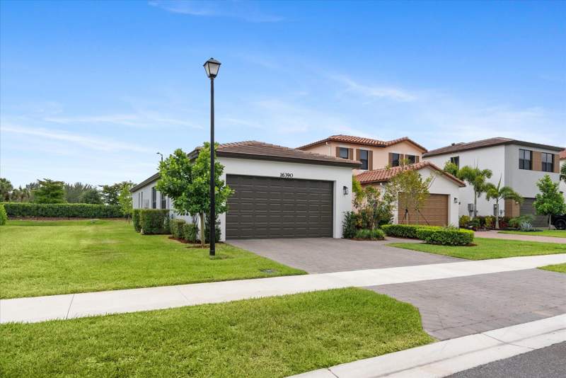3 bedroom Single Family Residence at 16390 Sea Turtle Place, Sky Cove South Phase 1 B, The Acreage — photo 3