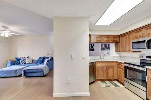 2728 Anzio Court #105, Palm Beach Gardens FL - photo 20 of 30
