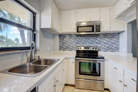 890 N Federal Highway #206, Lantana FL - photo 8 of 37