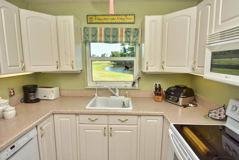 2 bedroom Condominium at 1225 NW 21st Street #1701, Vista Del Lago Condo, Stuart — photo 2