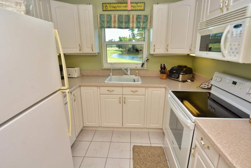 2 bedroom Condominium at 1225 NW 21st Street #1701, Vista Del Lago Condo, Stuart — photo 3