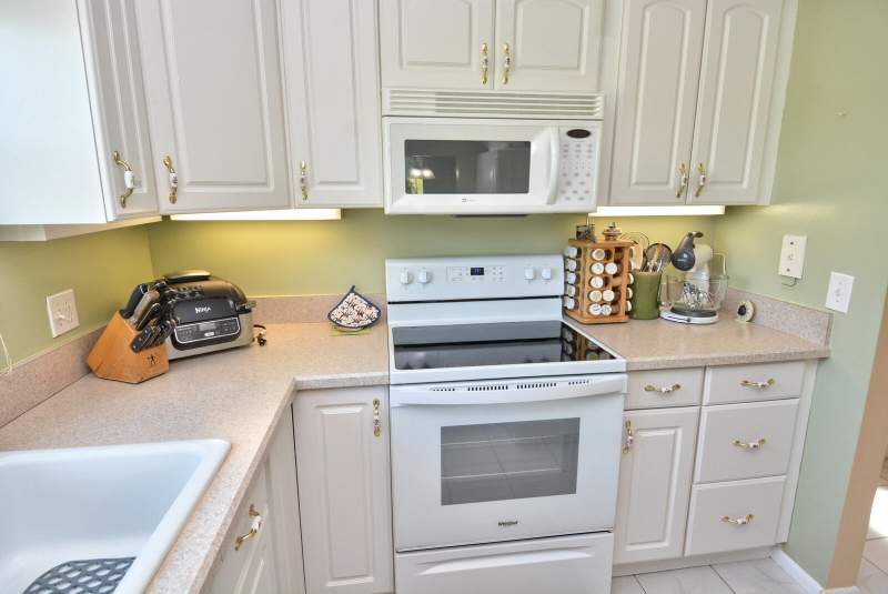 2 bedroom Condominium at 1225 NW 21st Street #1701, Vista Del Lago Condo, Stuart — photo 5