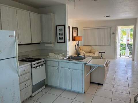 1172 Surf Road #A3, Riviera Beach FL - photo 7 of 9