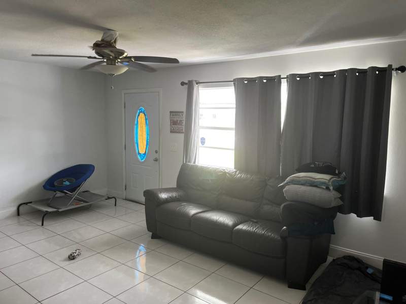 3 bedroom Single Family Residence at 8602 Lakeland Boulevard, Lakewood Park Unit 8B, Fort Pierce — photo 2