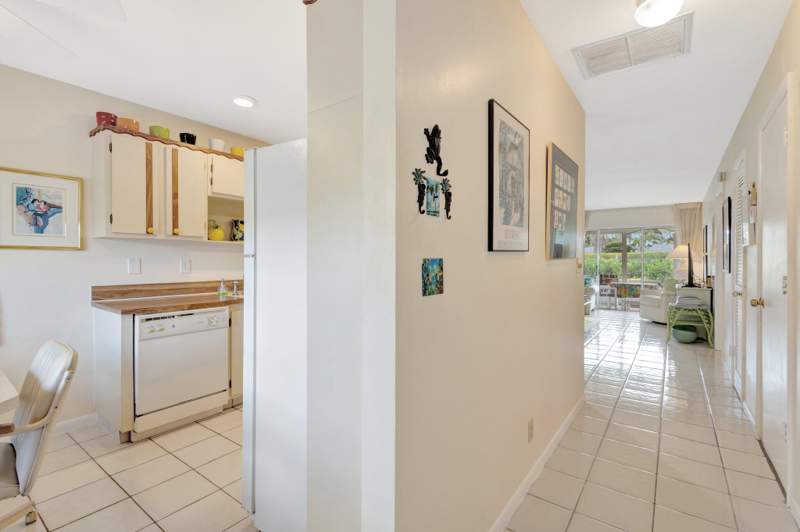 2 bedroom Villa at 5200 Privet B Place #B, Bridgeview Condo, Delray Beach — photo 2