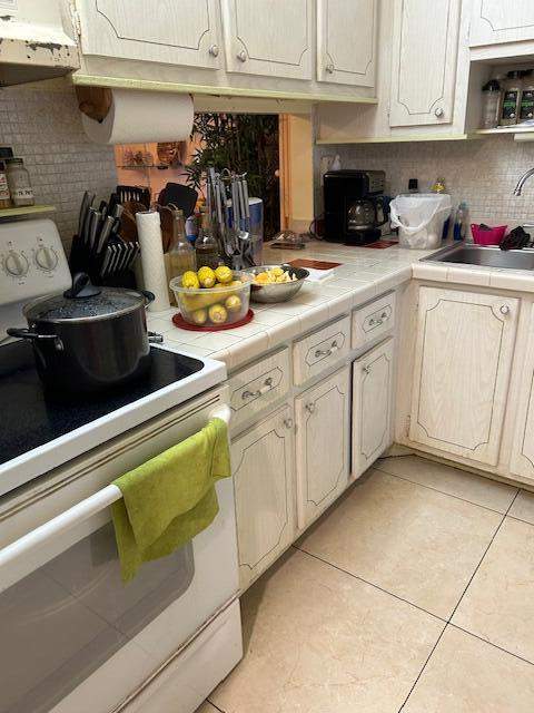2687 N Garden Drive #204, Lake Worth FL - photo 7 of 21