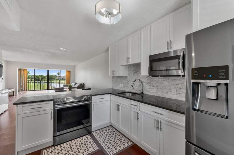 2 bedroom Condominium at 4489 Luxemburg Court #306, Fountains Of Palm Beach, Lake Worth — photo 5