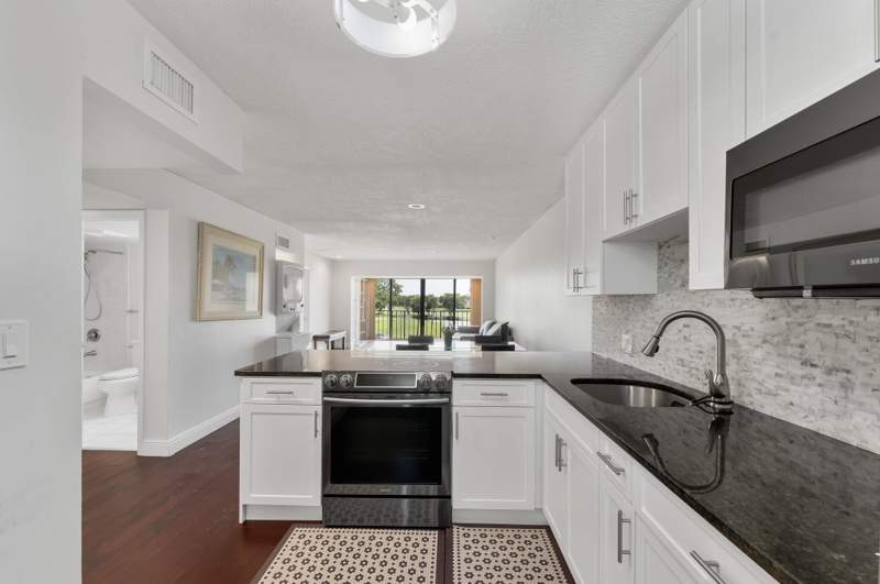2 bedroom Condominium at 4489 Luxemburg Court #306, Fountains Of Palm Beach, Lake Worth — photo 4