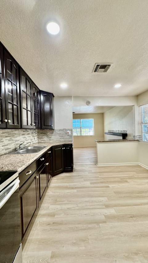 629 Troy Boulevard, West Palm Beach FL - photo 10 of 31