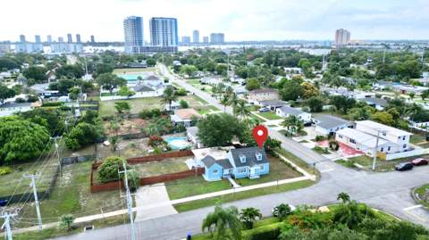 307 4th Street, Lake Park FL - photo 12 of 44