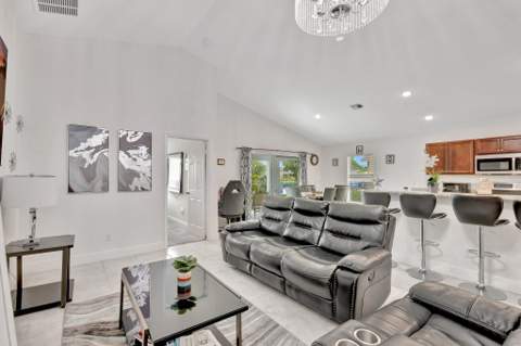 9709 Starboard Drive, Fort Pierce FL - photo 12 of 45