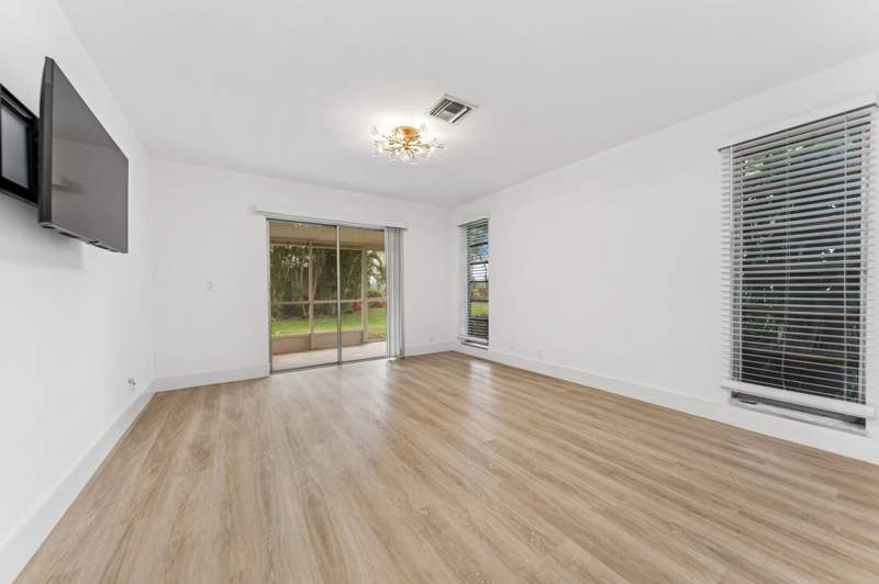 2 bedroom Villa at 13725 Flora Place #D, Palm Greens At Villa Del Ray Cond Phase 1,2,2-A,2-B,2-C,3, 3-A,3-B,4-Al,4-Ar,5,5-A,5-B,, Delray Beach — photo 4