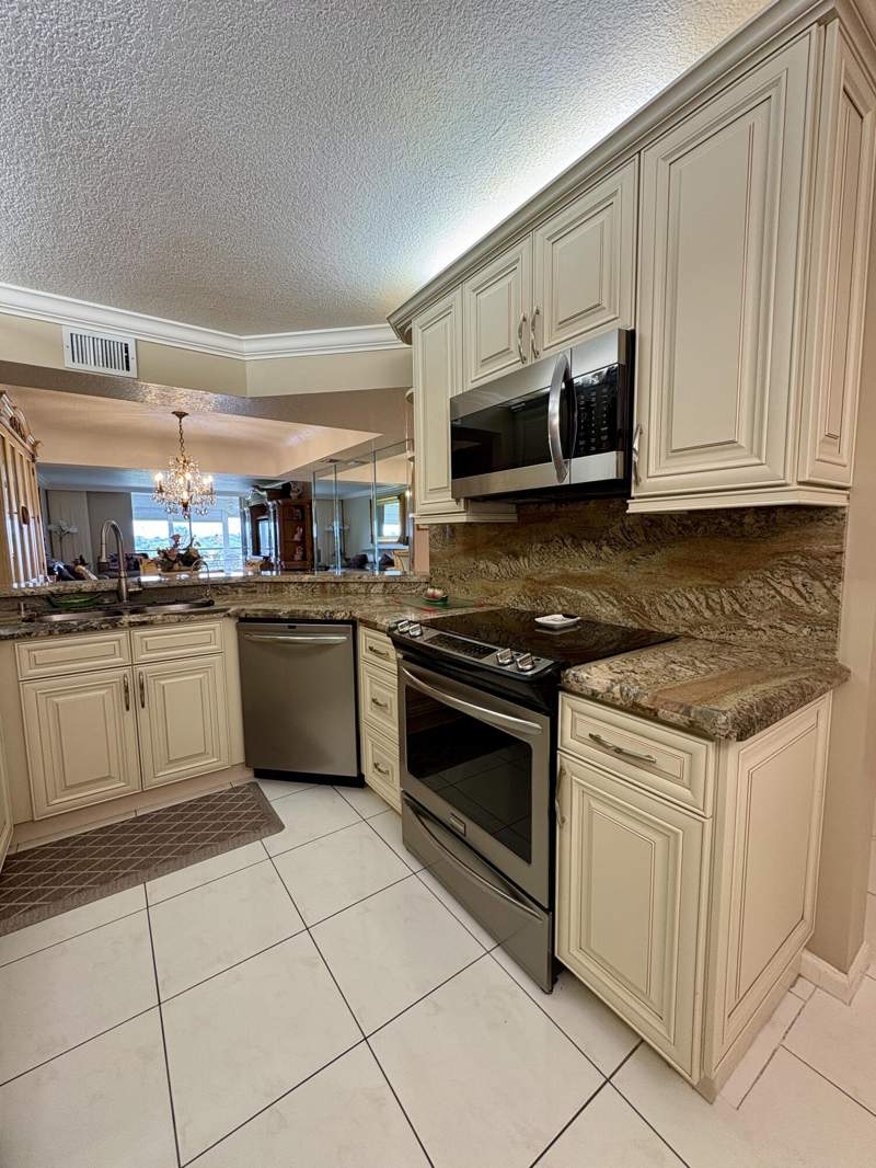 2 bedroom Condominium at 23249 Barwood Lane #402, Barwood Condo, Boca Raton — photo 4