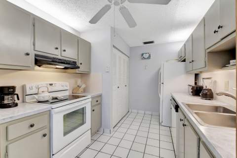 14195 Campanelli Drive, Delray Beach FL - photo 13 of 53