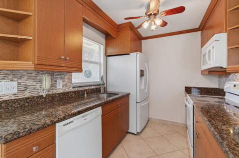 228 Brittany E, Delray Beach FL - photo 9 of 36