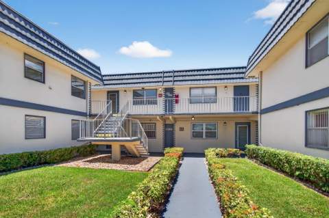 228 Brittany E, Delray Beach FL - photo 24 of 36
