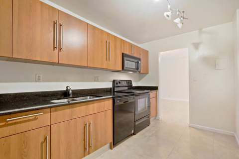 3001 S Ocean Drive #201, Hollywood FL - photo 10 of 17