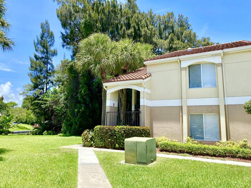 2 bedroom Condominium at 815 W Boynton Beach Boulevard #16-201, Casablanca Isles Condo, Boynton Beach — photo 2