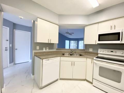 815 W Boynton Beach Boulevard #16-201, Boynton Beach FL - photo 8 of 37