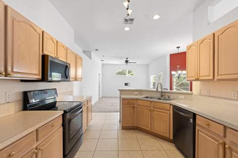1042 SW Janette Avenue, Port St. Lucie FL - photo 9 of 20