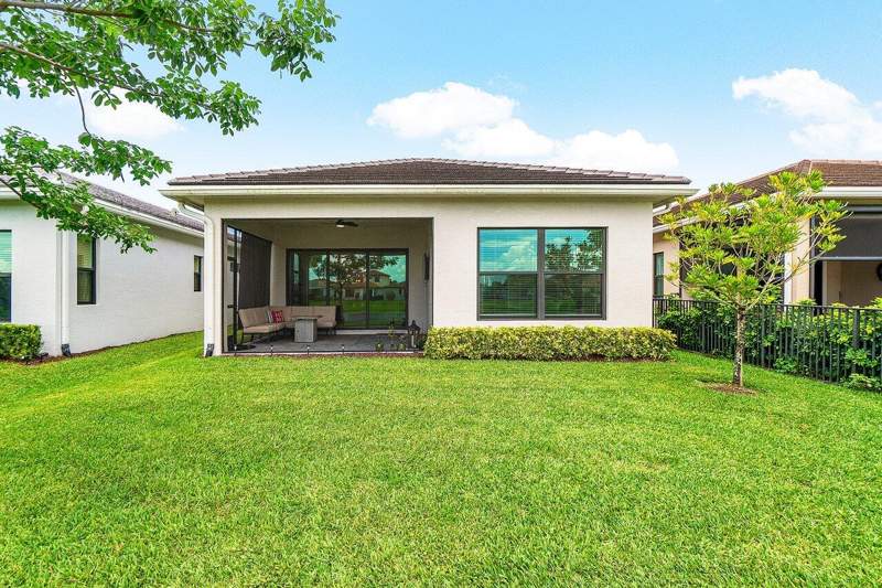 2 bedroom Single Family Residence at 16070 Key Biscayne Lane, Cresswind Palm Beach, Westlake — photo 3