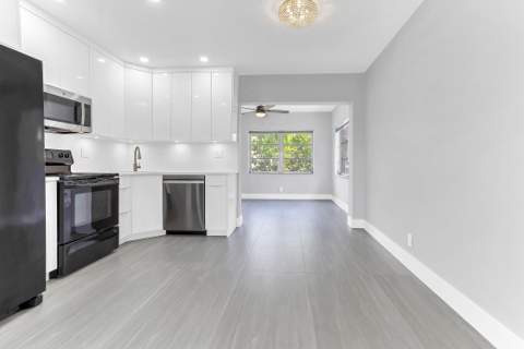7609 NW 70 Avenue, Tamarac FL - photo 7 of 28