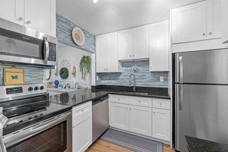 2 bedroom Condominium at 2855 S Garden Drive #211, Lake Clarke Gardens, Lake Worth — photo 3