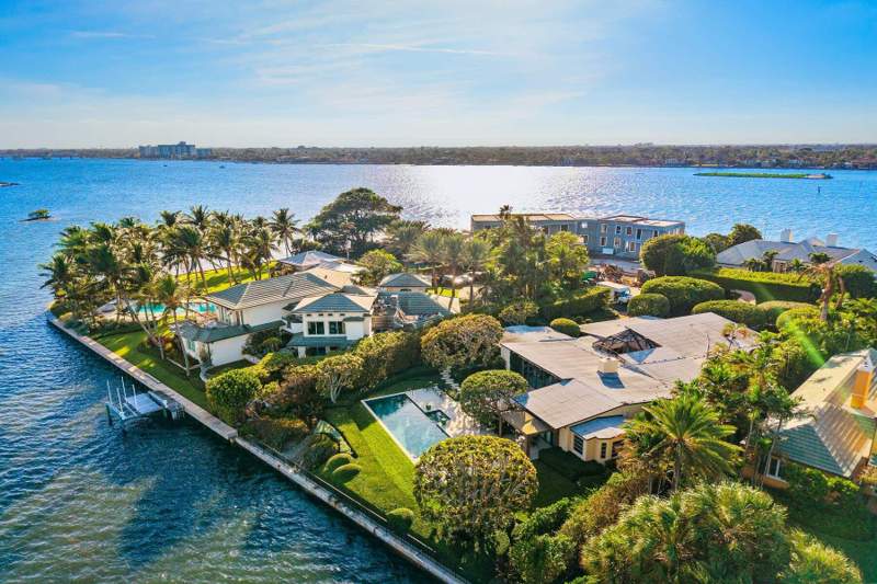5 bedroom Single Family Residence at 748 Island Drive, Everglades Island 2, Palm Beach — photo 2