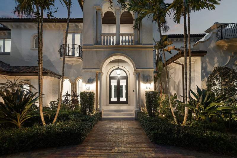 7 bedroom Single Family Residence at 2002 NW 4th Avenue, Lake Shore Estates, Delray Beach — photo 2